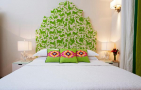 Acropolis TownHouseCo Suites